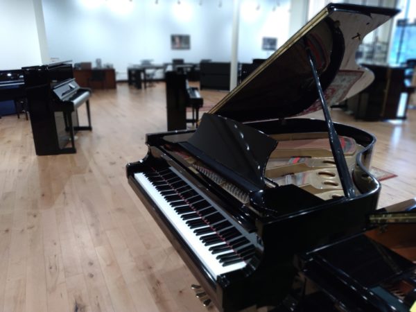 Schumann G-84 Grand Piano Right Side View