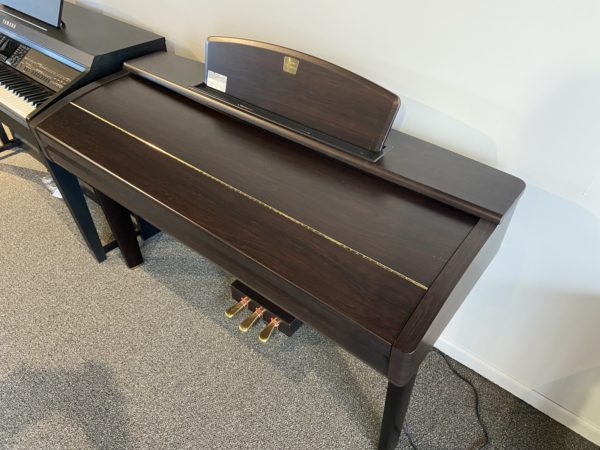 Yamaha CVP407R Piano Right Side View