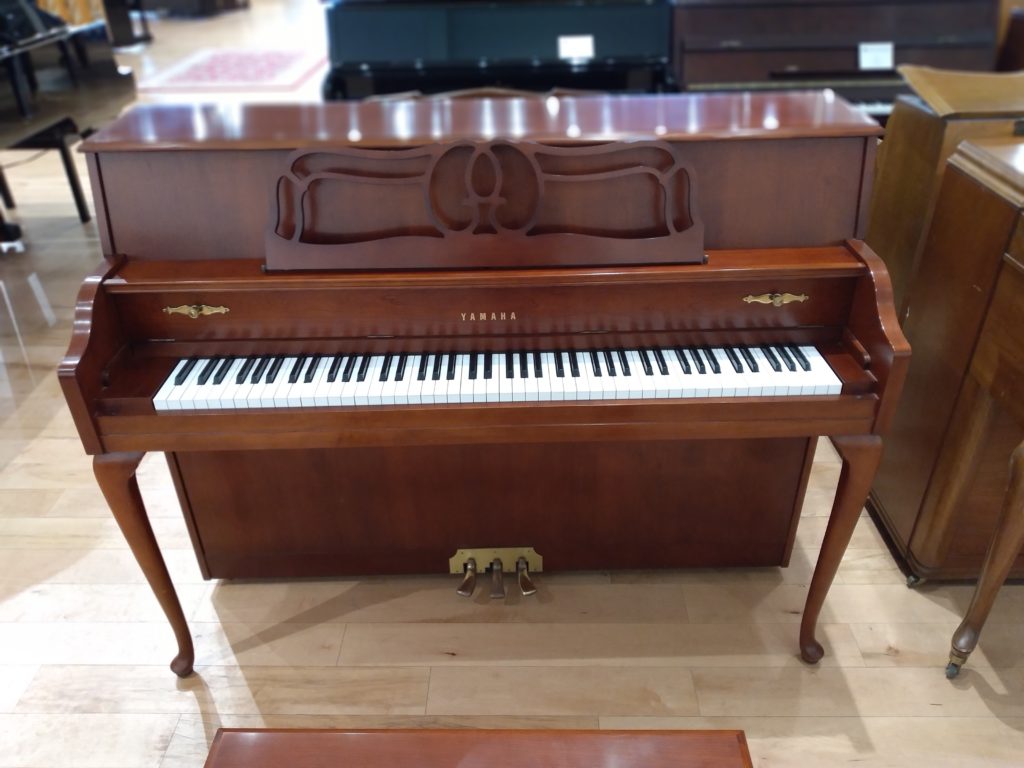 Yamaha M500 Upright Used piano cherry finish front view