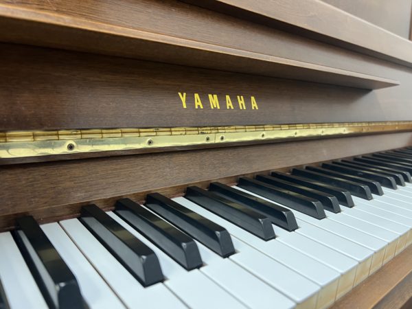 Yamaha M2 Studio Walnut keys closeup