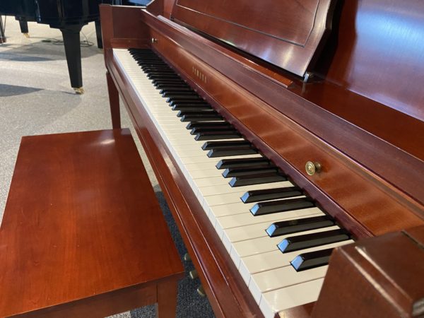 Yamaha M450C Piano Keys View