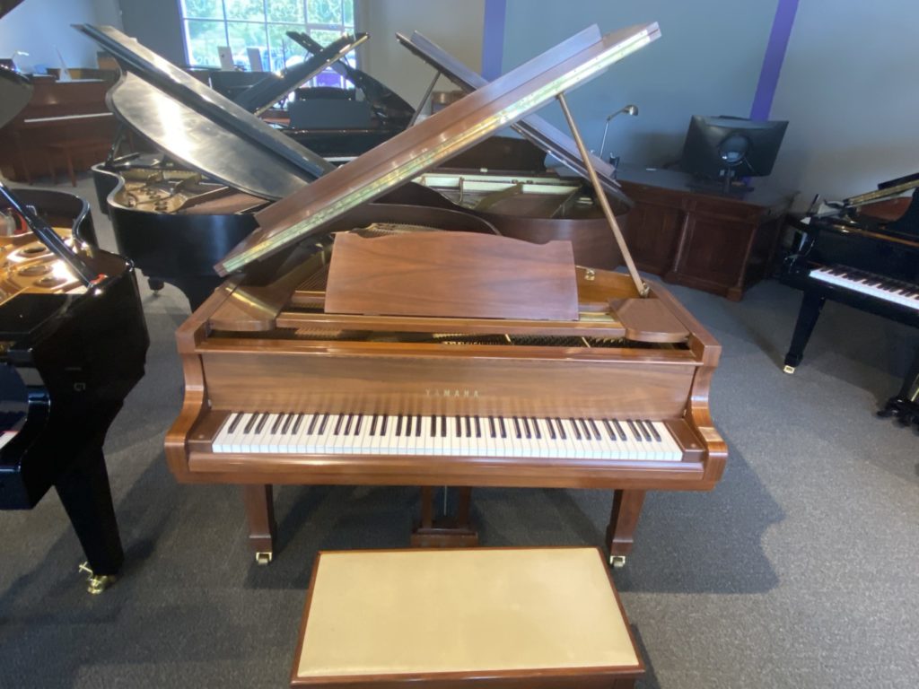 Yamaha G2 Polished Walnut grand piano