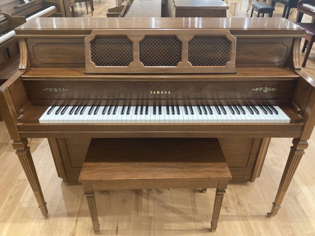 Yamaha M404DC Piano Front View