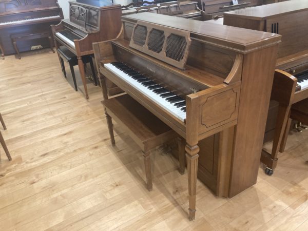 Yamaha M404DC Piano Right Side View