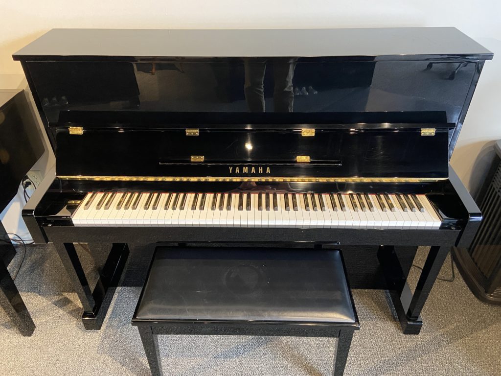 Used Yamaha T121 Front View