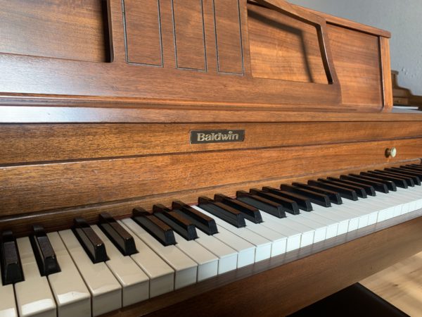 Baldwin Classic Consolette Piano Keys View