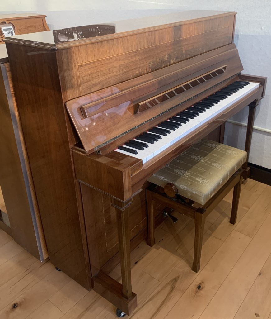 Seiler SE122CHY Piano Second Left Side View
