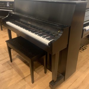 Boston UP-118S Piano Right Side View