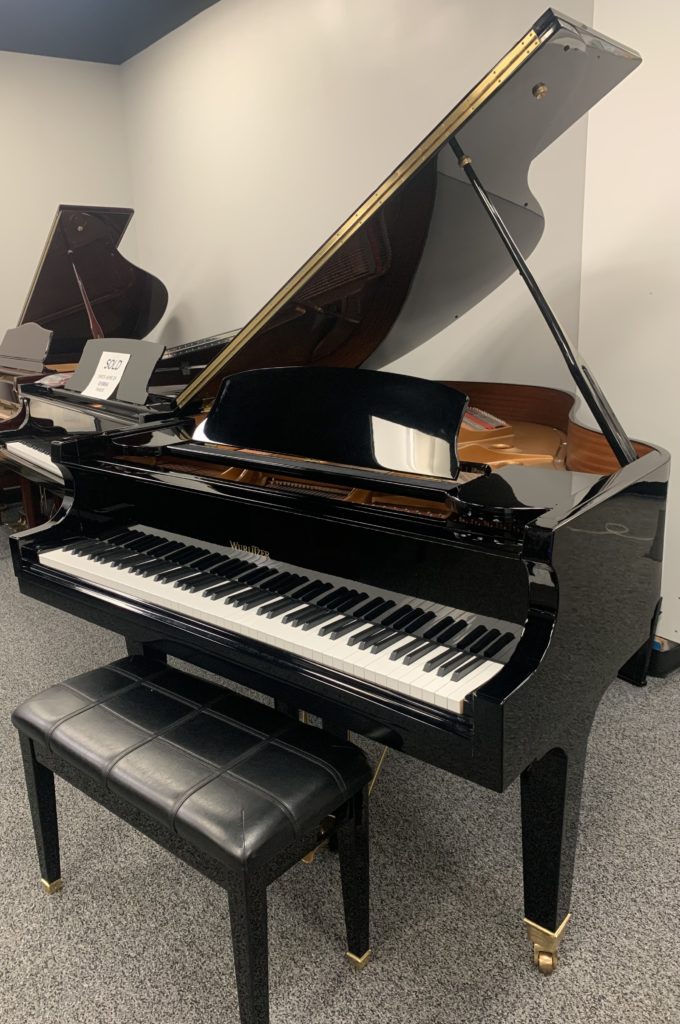 Wurlitzer C173 Piano Front View