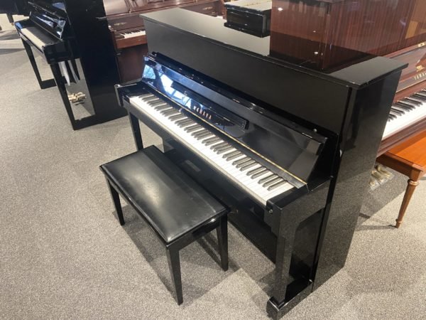 Yamaha T116 USED upright piano right side view