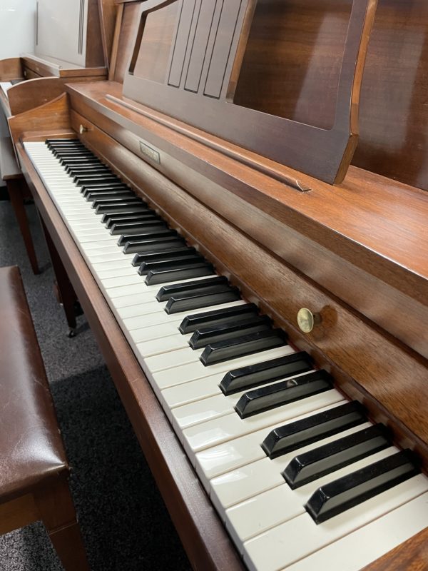 Baldwin 600 Piano Keys View