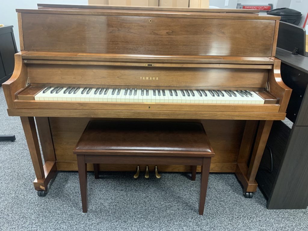 Yamaha P202 WAL Piano Front View