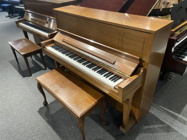 Steinway 1098 USED upright piano right side view
