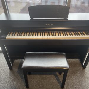 USED Yamaha CLP635R Clavinova digital piano - front view