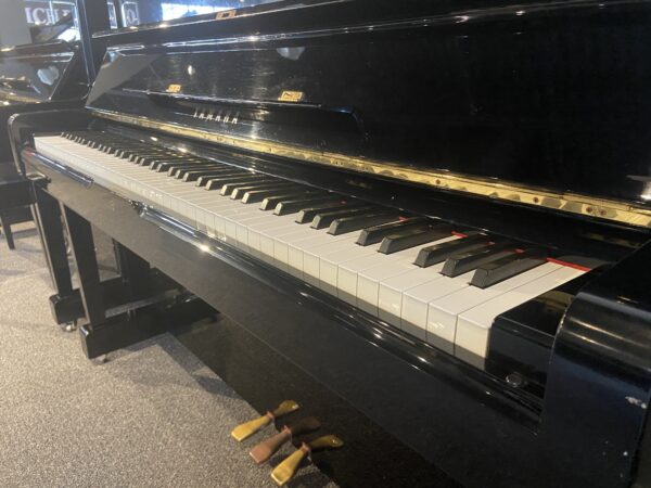 Yamaha YUS upright piano USED - keys