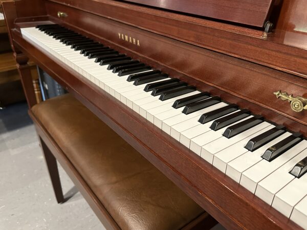 Yamaha M475IPDC upright piano USED - keys