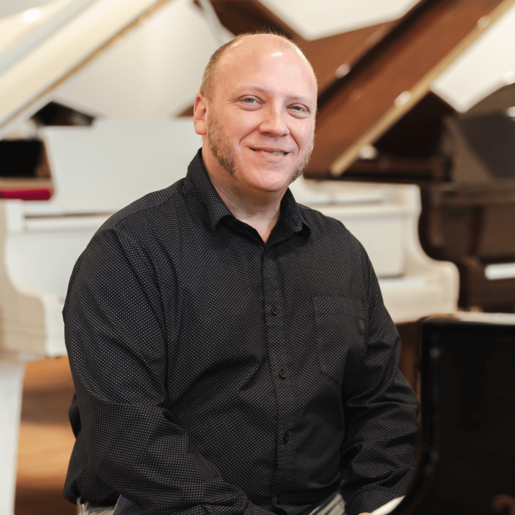 Headshot of Nathan Anders at Solich Piano Columbus