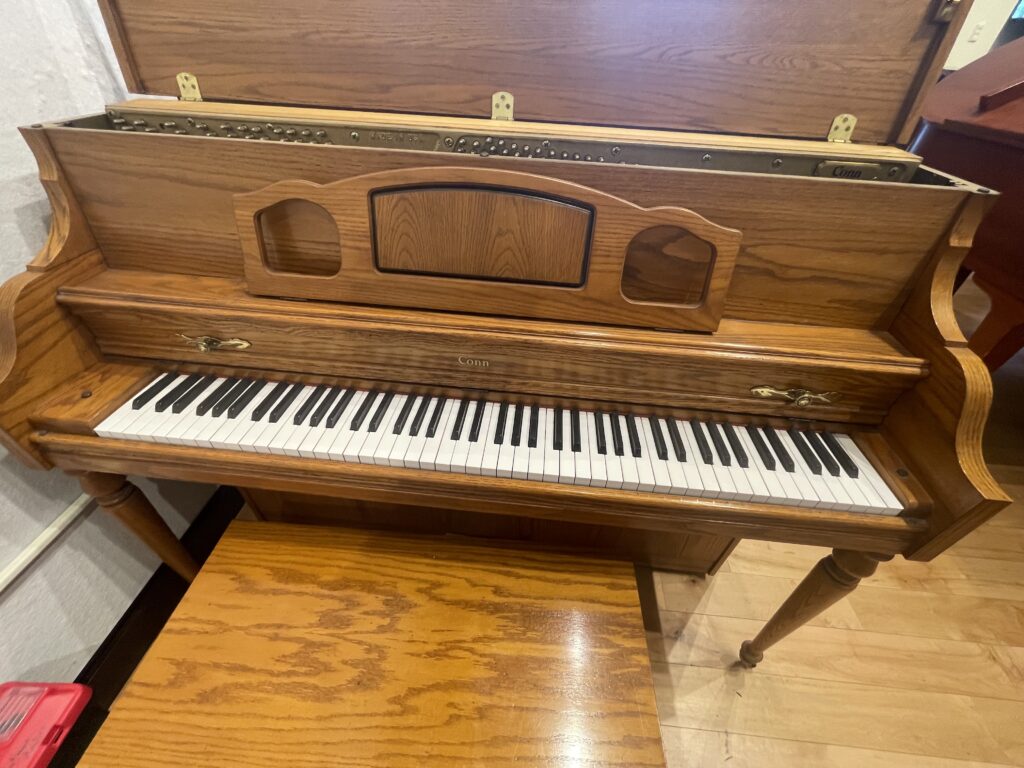 Conn Oak Console Front View