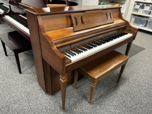 Solich-Piano-Cleveland-Kimball-S422-Left-Side