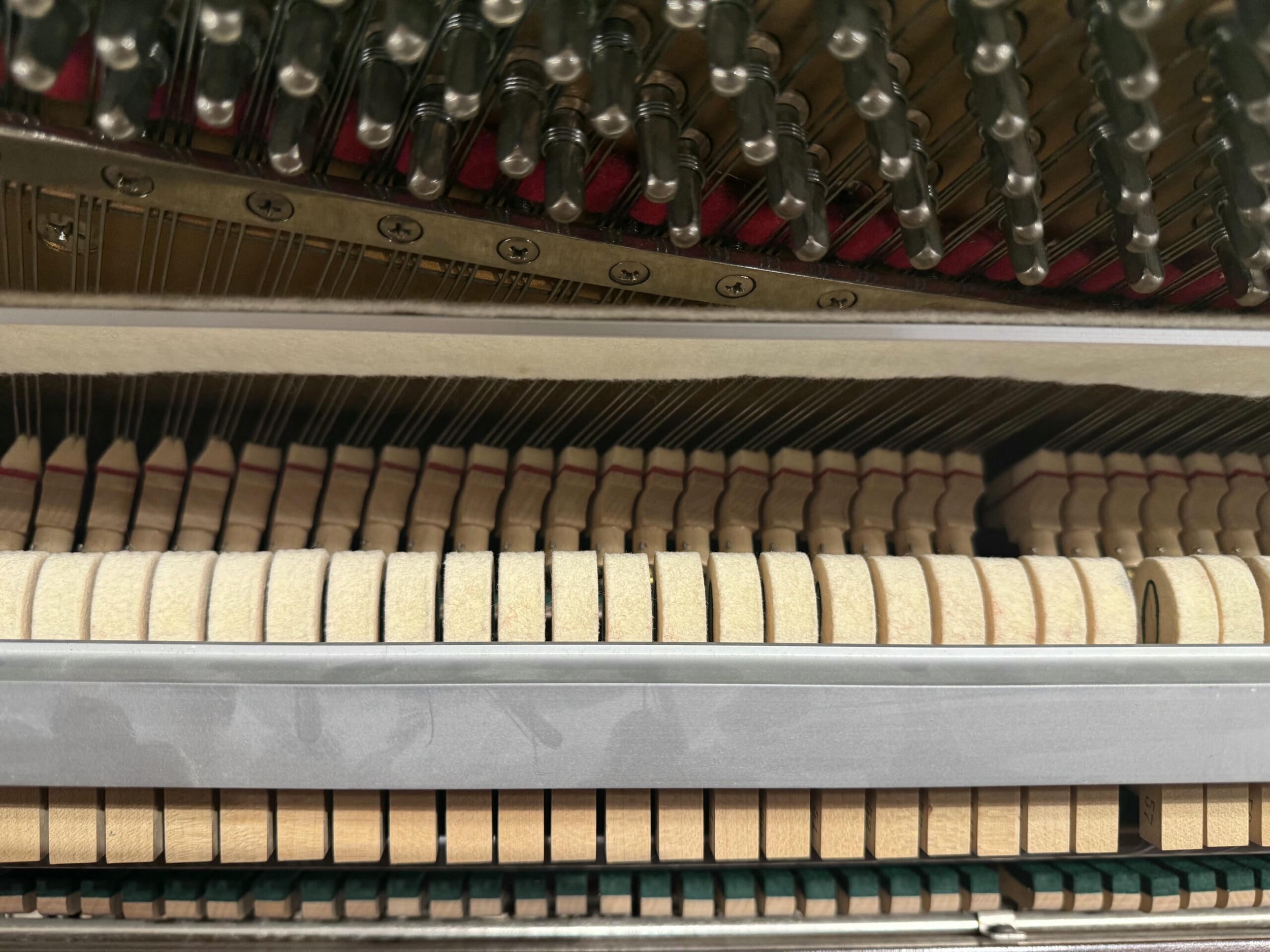 Solich-Piano-Columbus-Weber-WFX43-Hammers