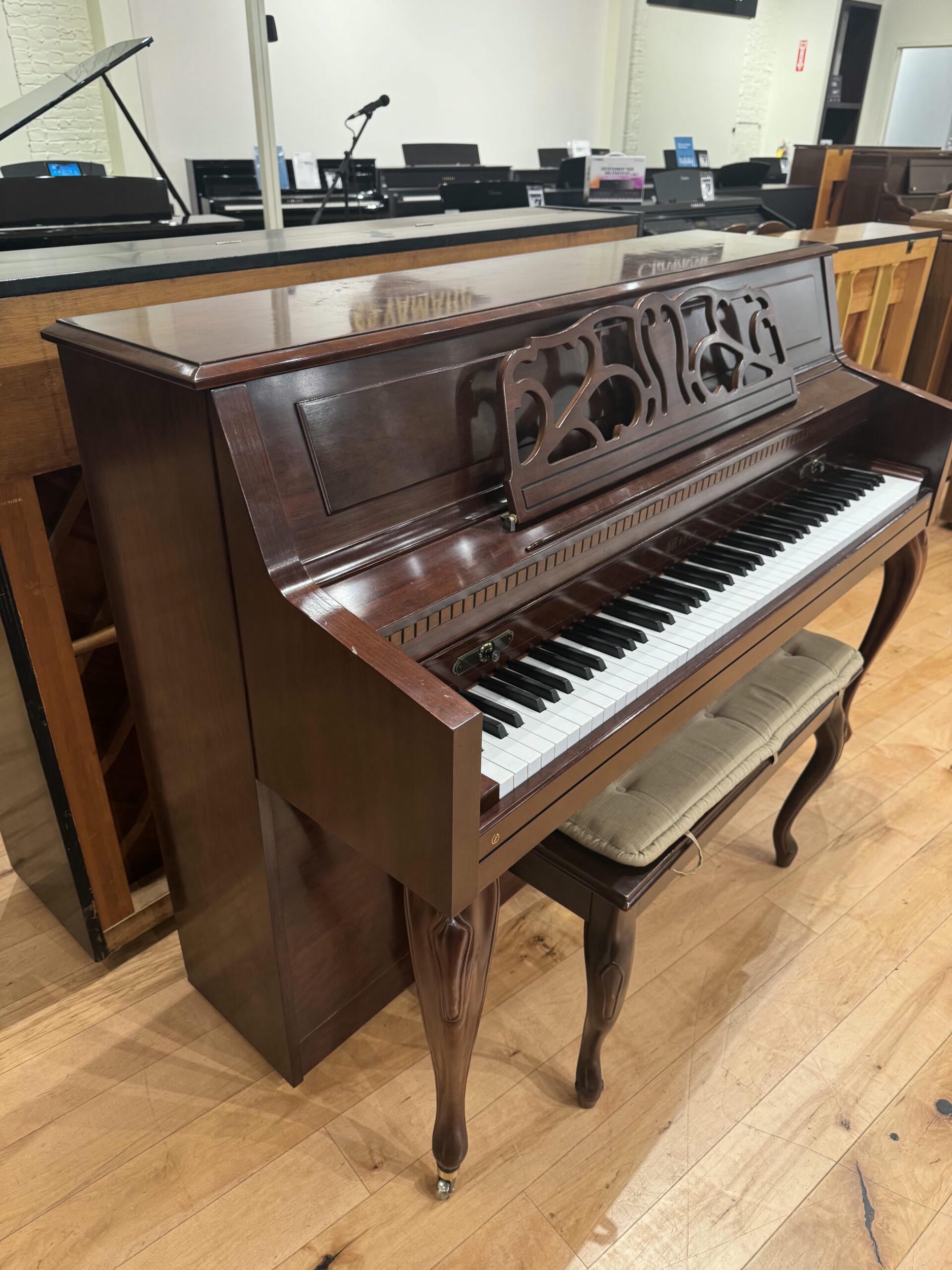 Solich-Piano-Columbus-Weber-WFX43-Left-Side