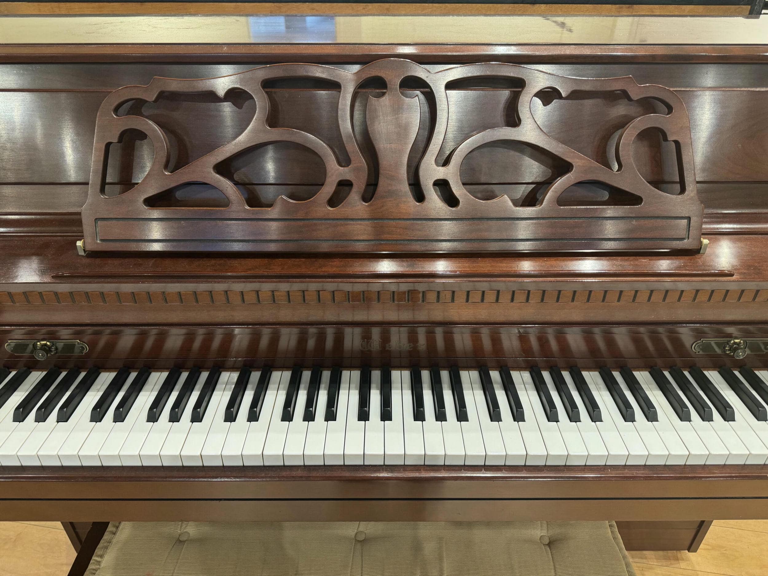 Solich-Piano-Columbus-Weber-WFX43-Music-Rack