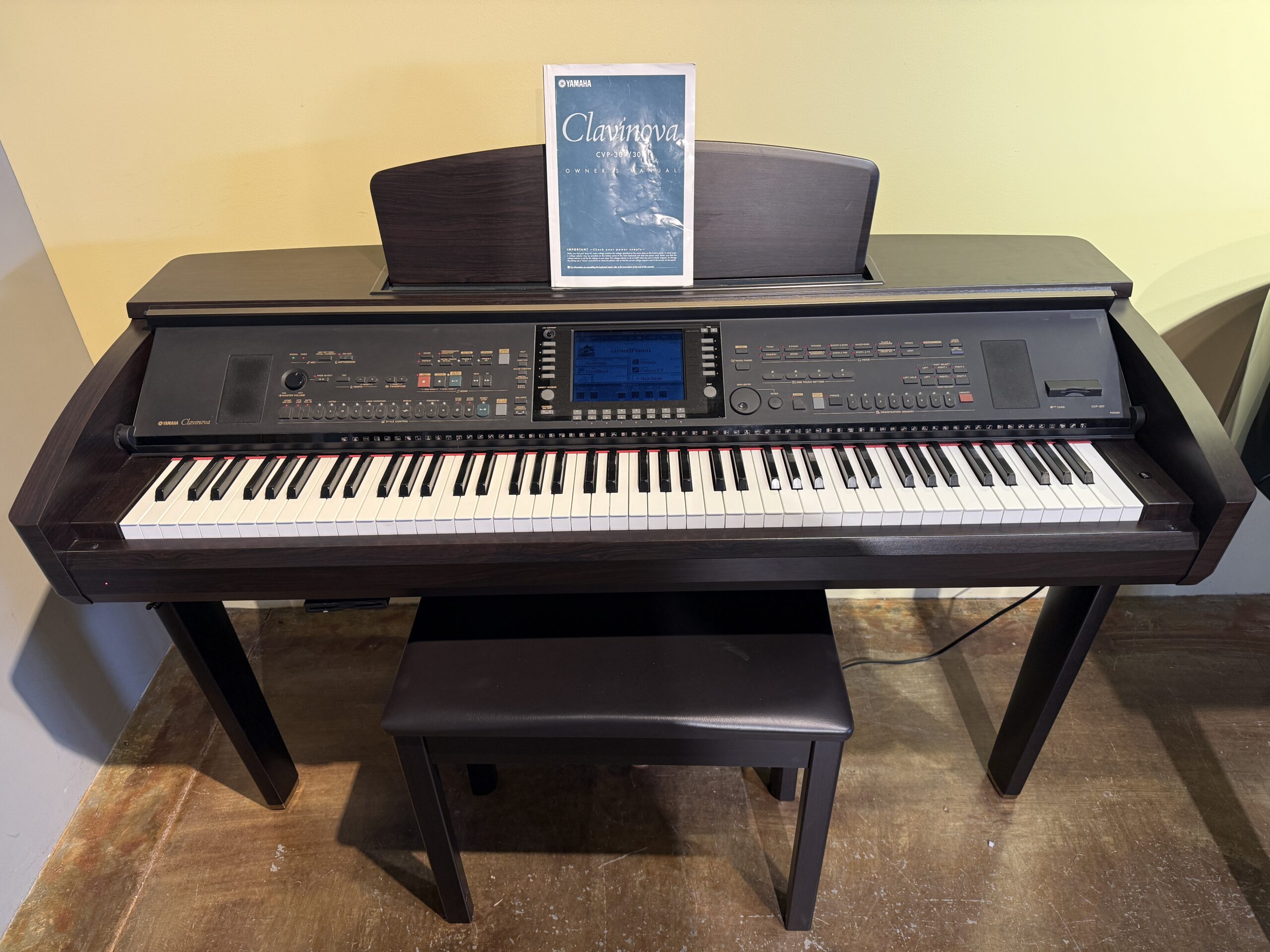 Solich-Piano-Pittsburgh-Yamaha-CVP307-front.jpg
