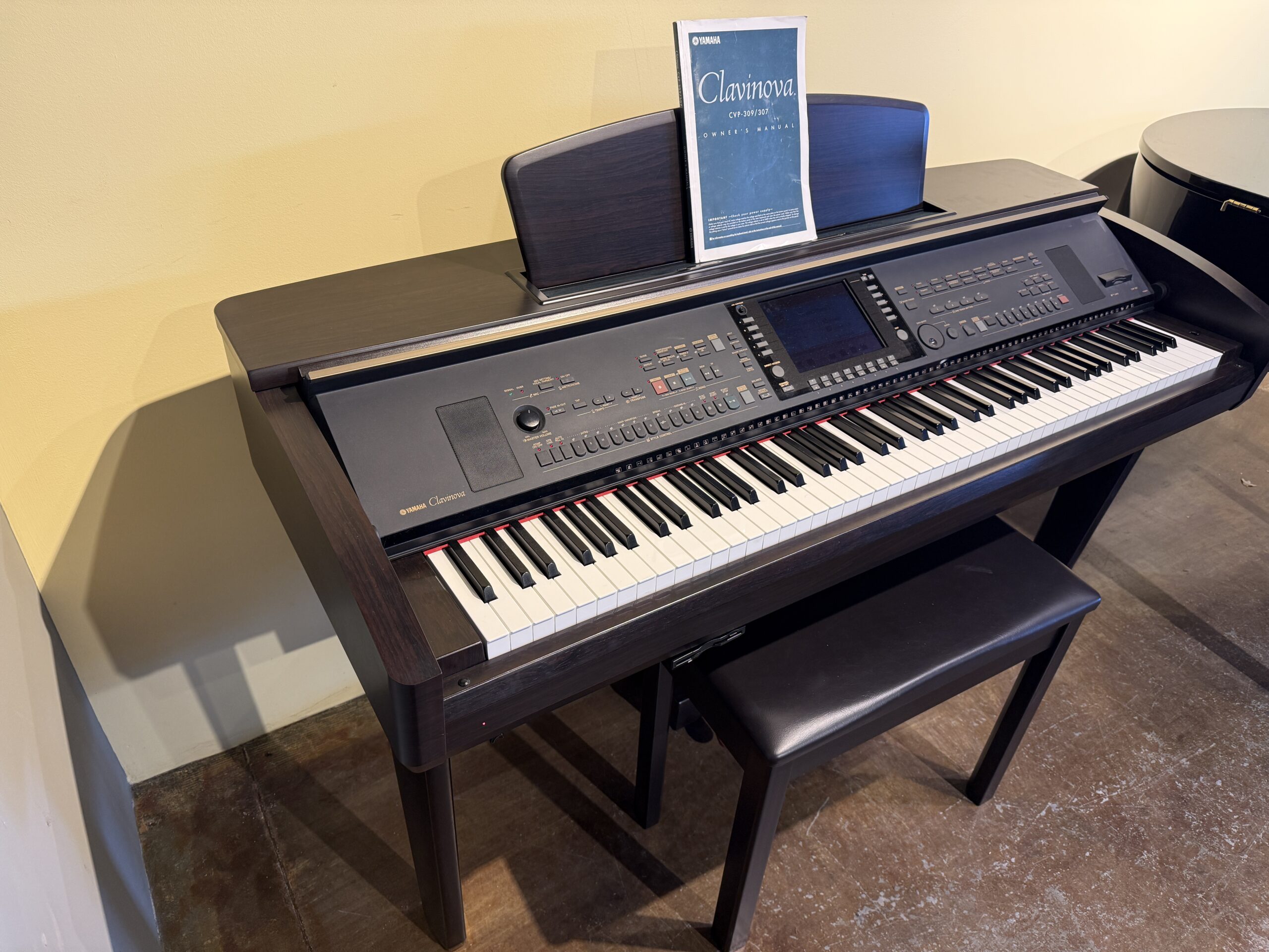 Solich-Piano-Pittsburgh-Yamaha-CVP307-right.jpg