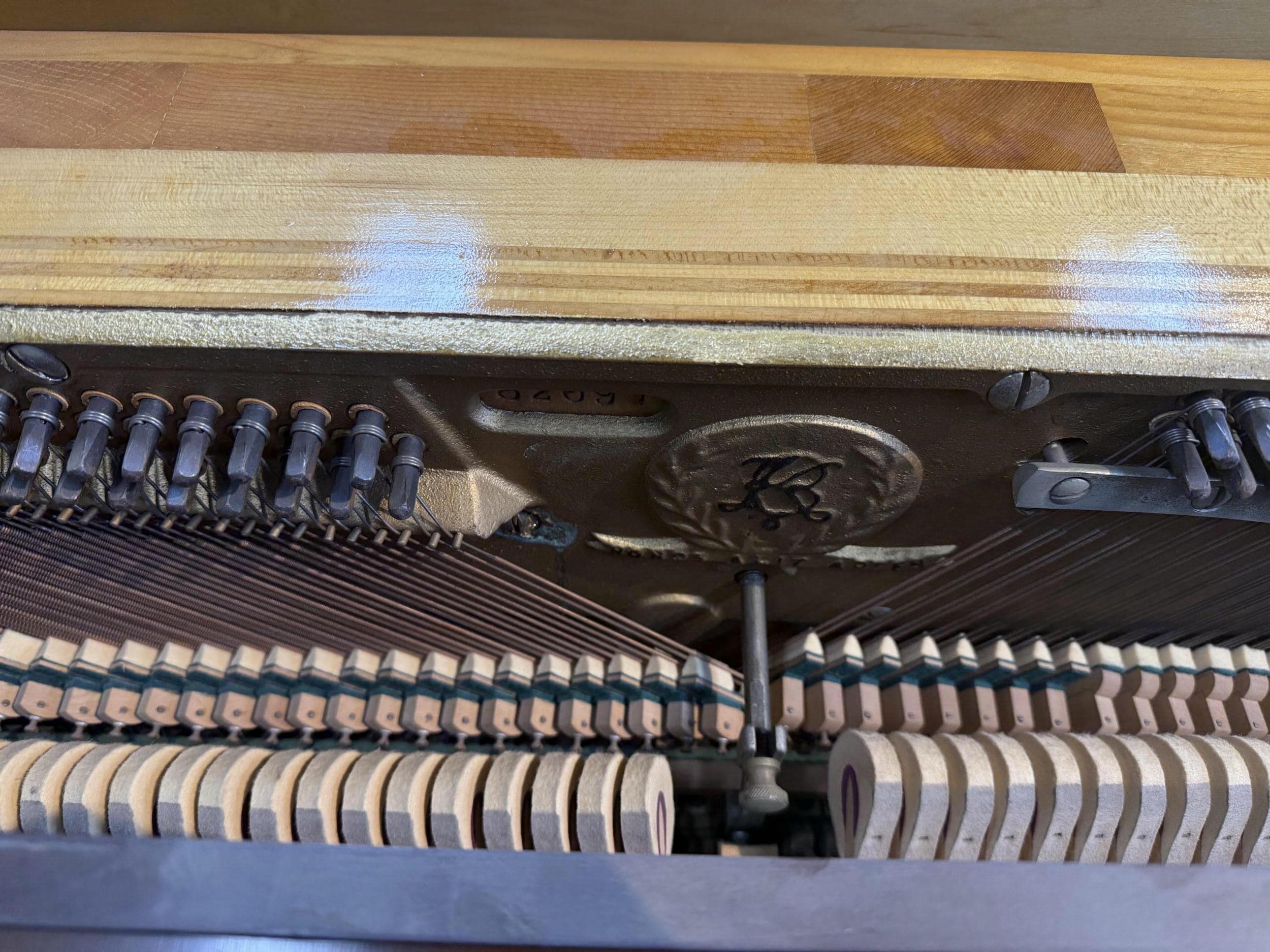 Krakauer-Console-82697-Logo