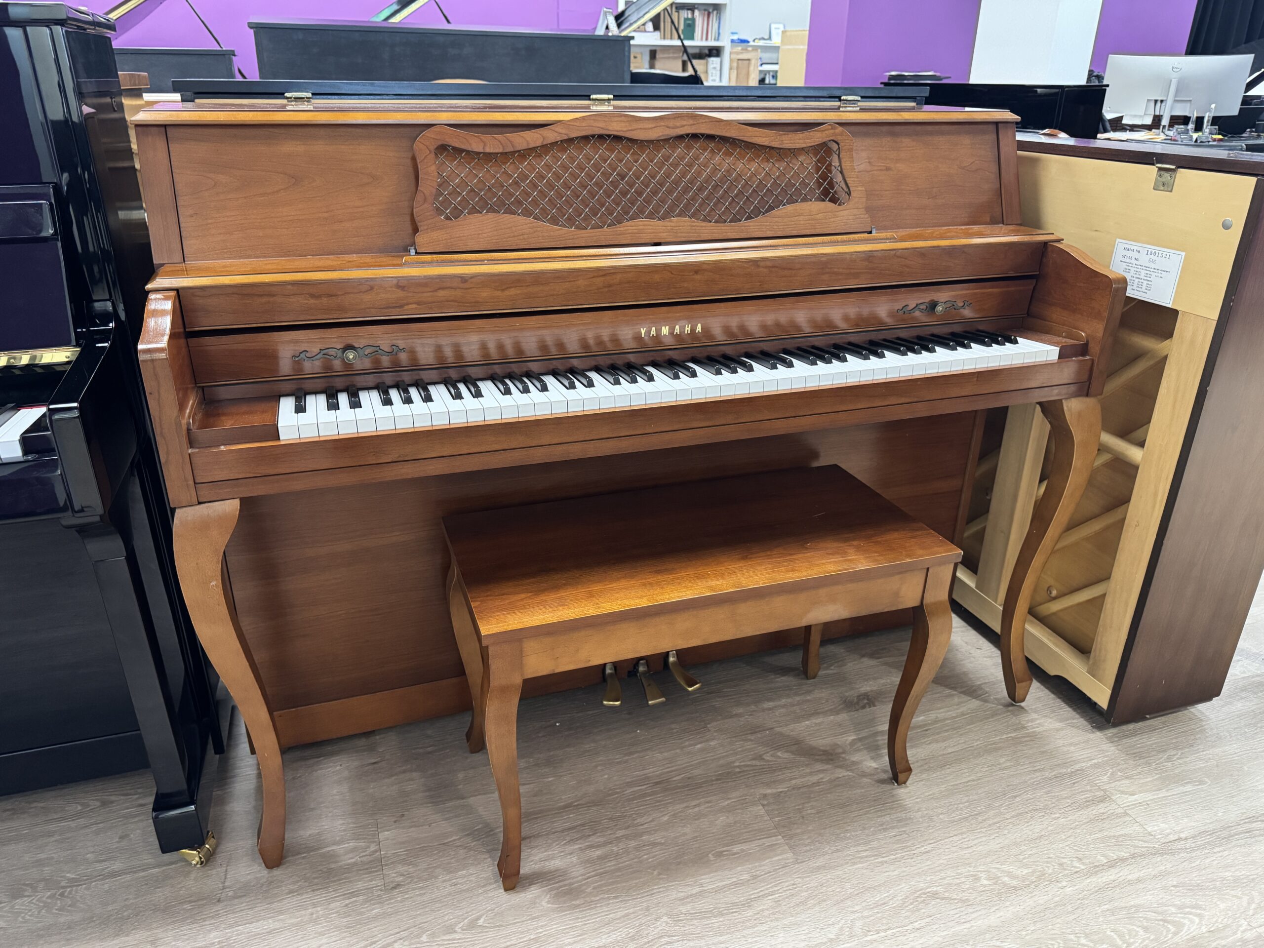 Solich-Piano-Cleveland-Yamaha-M305-Front-View