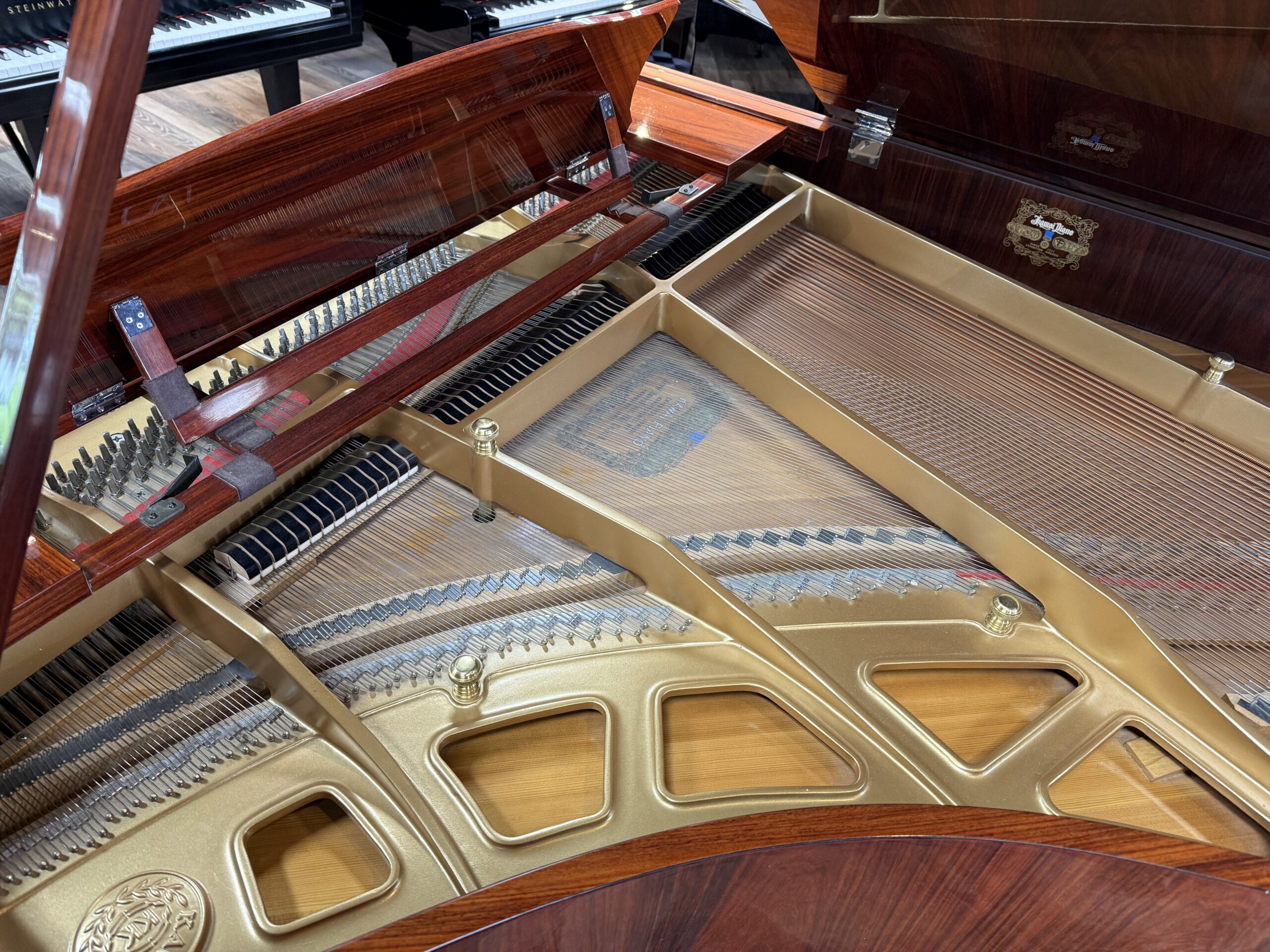 Kawai KG2A Grand Mahogany 1995 - Hammer board Kawai KG2A Grand Mahogany 1995 - Hammer board